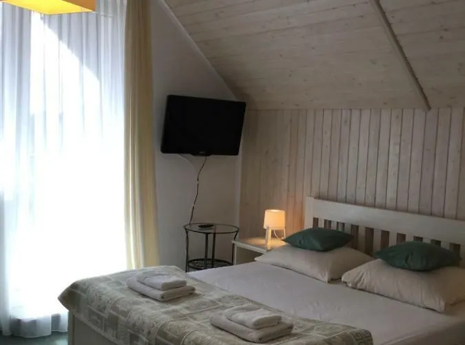 Проживание в семье Libra