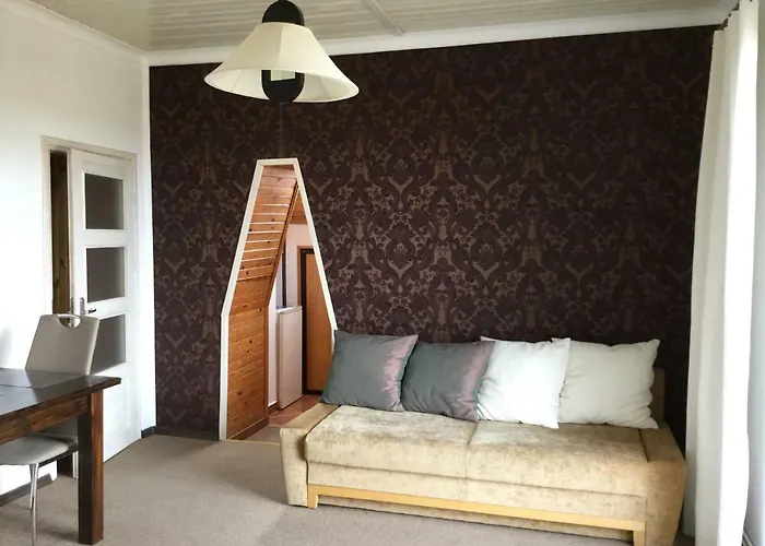 Libra Проживание в семье Миколайки